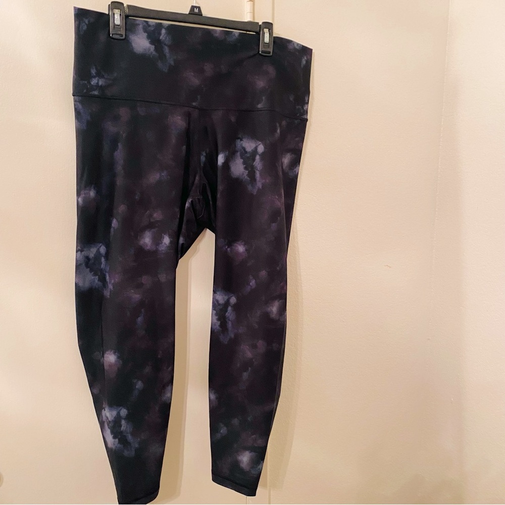 Old Navy Powersoft tie dye workout leggings
